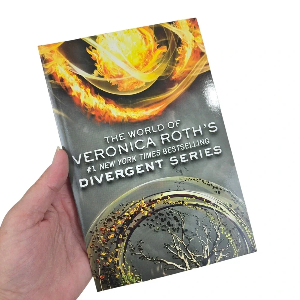 Divergent Series 3-Book Hardcover Box Set Complete Trilogy Bonus Booklet Roth